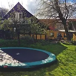 Charmerende I Den Gamle Kirkesmedje *