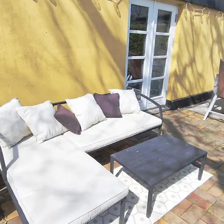 Charmerende I Den Gamle Kirkesmedje Apartmán