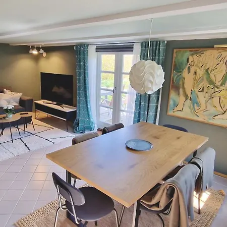 Apartment Charmerende I Den Gamle Kirkesmedje