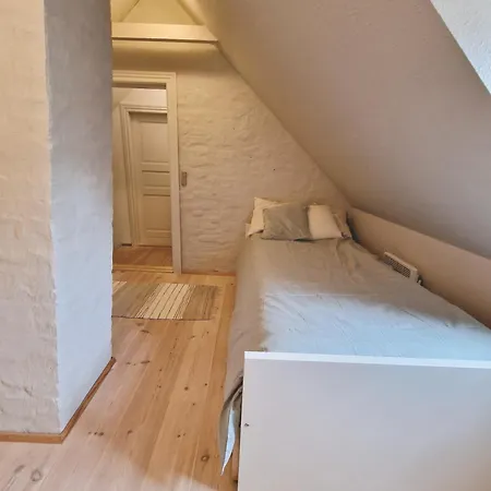 Charmerende I Den Gamle Kirkesmedje *