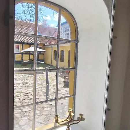 Charmerende I Den Gamle Kirkesmedje Apartment *