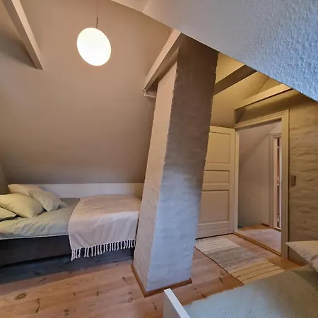 Apartmán Charmerende I Den Gamle Kirkesmedje Rønne
