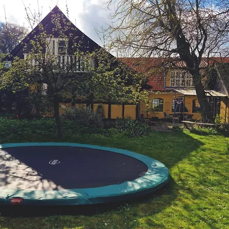 Charmerende I Den Gamle Kirkesmedje *