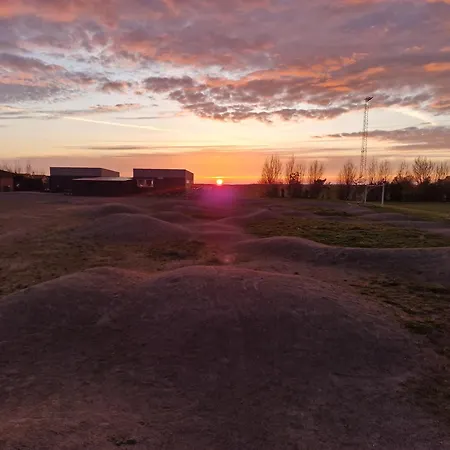 Charmerende I Den Gamle Kirkesmedje 伦讷