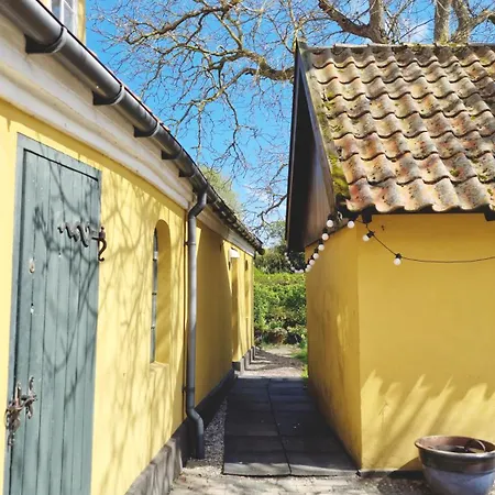 Apartmán Charmerende I Den Gamle Kirkesmedje Rønne