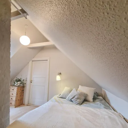Charmerende I Den Gamle Kirkesmedje Ronne