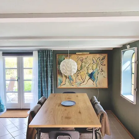 Charmerende I Den Gamle Kirkesmedje Apartmán Rønne