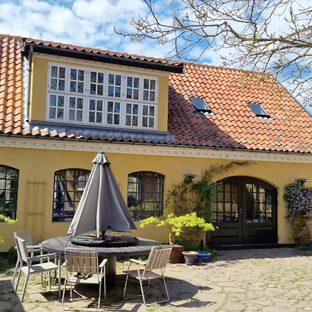 公寓 Charmerende I Den Gamle Kirkesmedje 伦讷