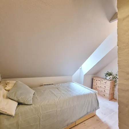 Charmerende I Den Gamle Kirkesmedje *