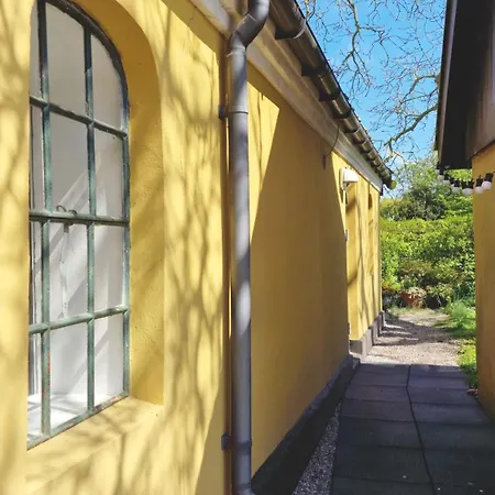 Charmerende I Den Gamle Kirkesmedje Ronne