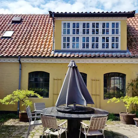 Apartment Charmerende I Den Gamle Kirkesmedje *