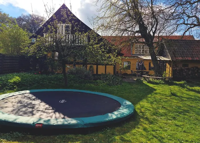 Charmerende I Den Gamle Kirkesmedje *