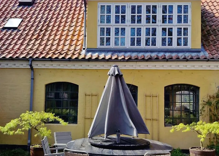 Apartment Charmerende I Den Gamle Kirkesmedje *